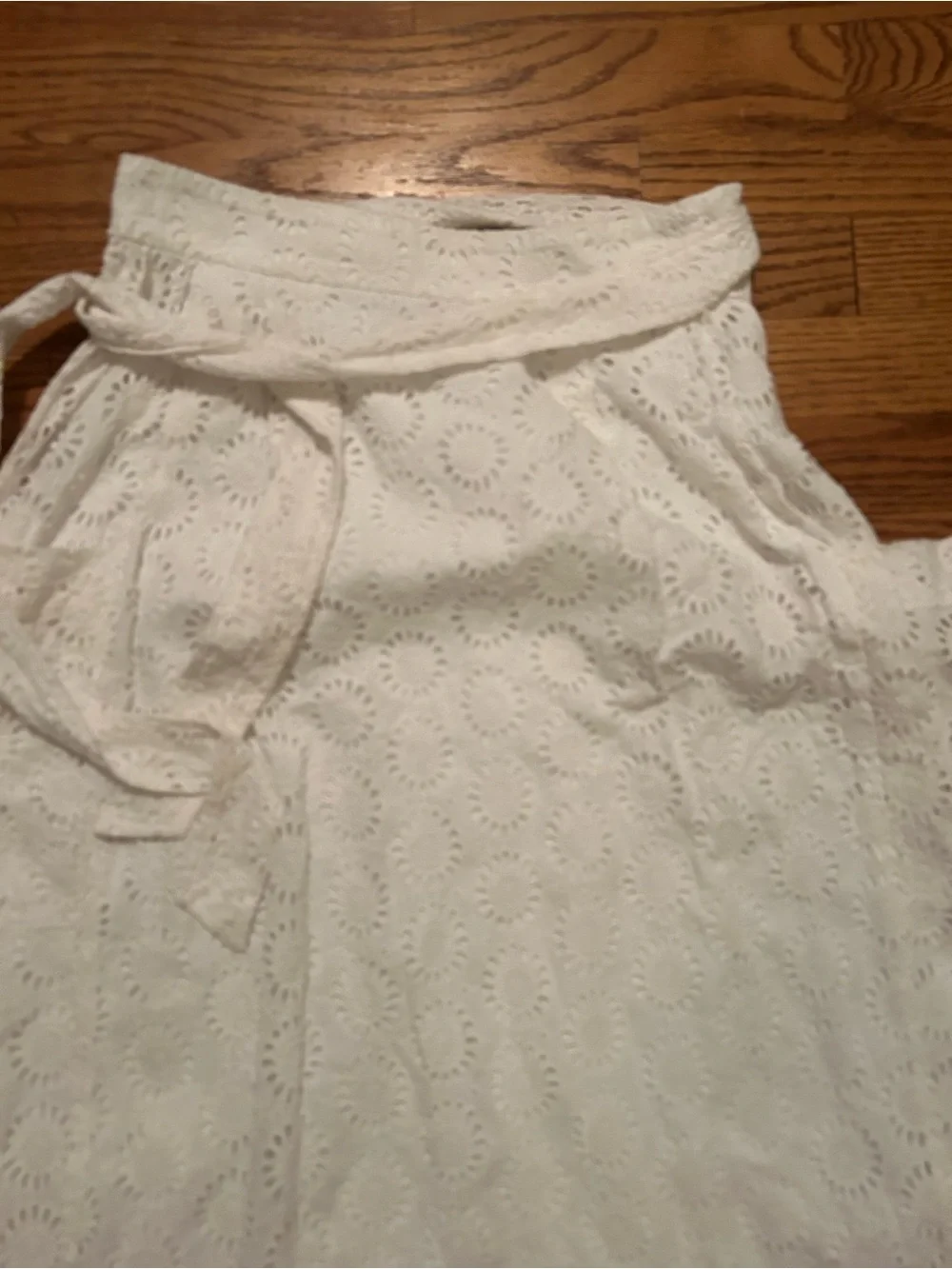 Lilly Pulitzer Women’s S Summery Beachy White Cotton Skirt W/ Eyelet Details - Picture 4 of 14